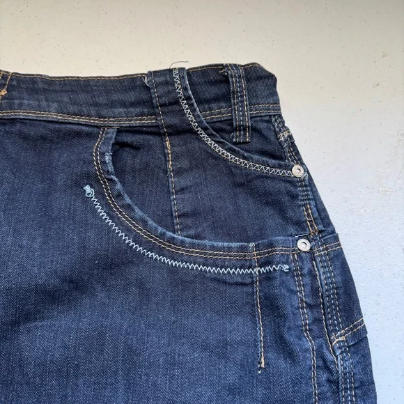 Chic Denim Mini Skirt with Pockets - Picture 7 of 12